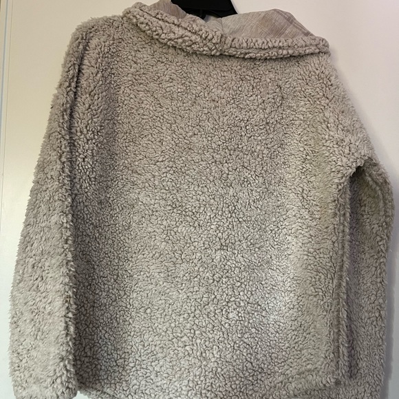 Soft Pullover - Picture 4 of 4